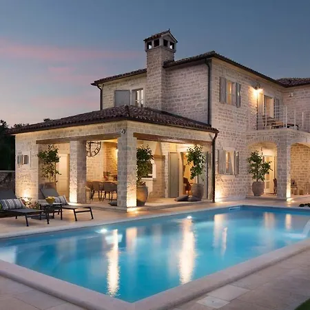 Modern Countryside With Swimming Pool In Kanfanar * Ladici